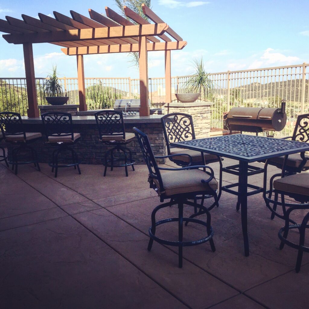 Bridgetown Bar Height Dining
